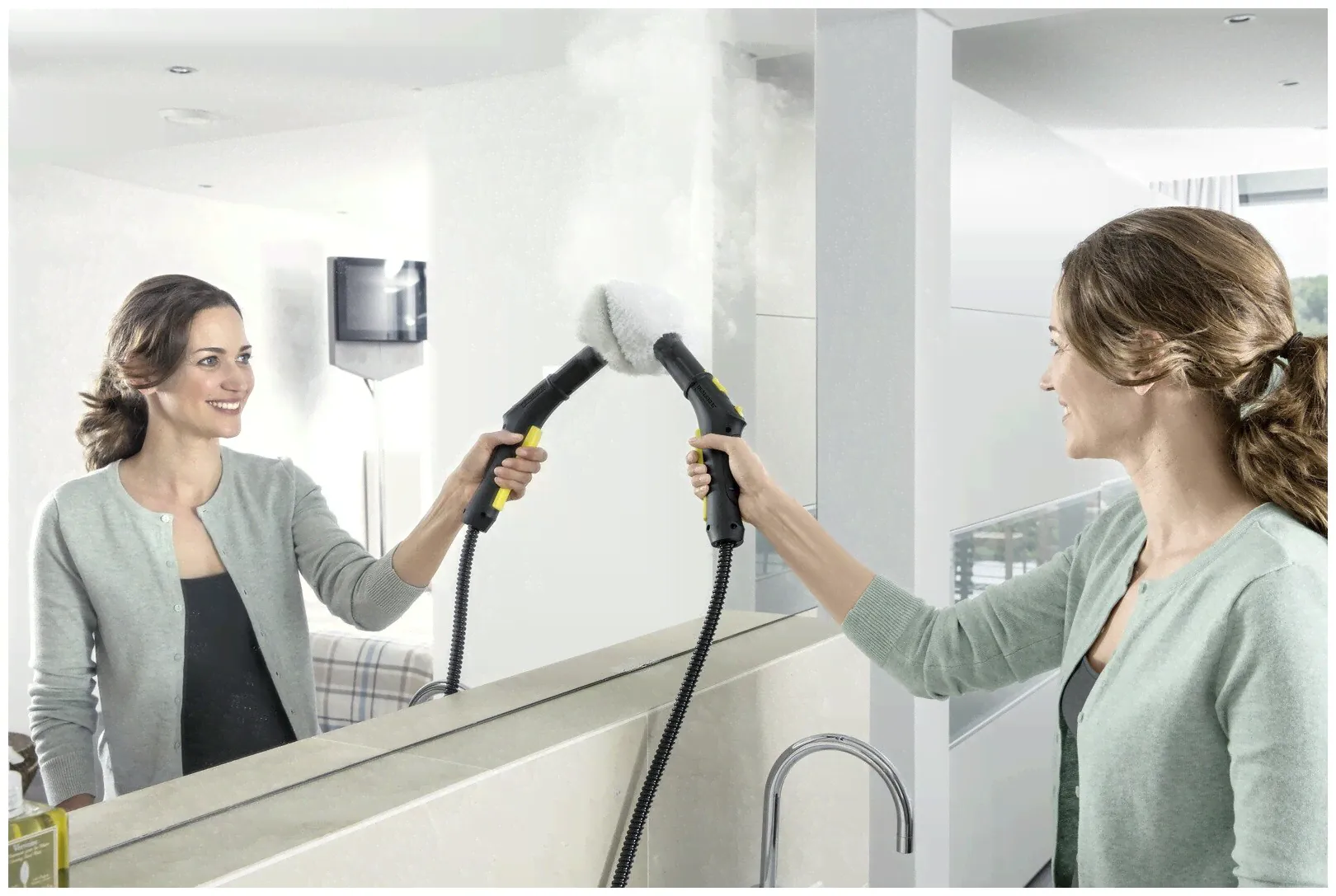 Delta Пароочиститель Karcher SC 2 EasyFix + аксессуары VELER: насадка для окон, 1 салфетка для пола, 1 обтяжка, 4 пластиковые щёточки и 2 латунные пароочиститель-3